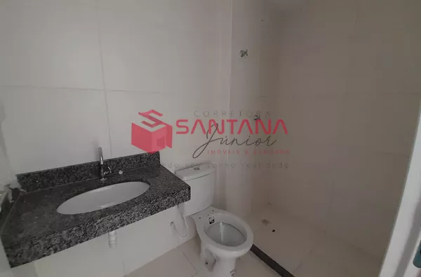 Apartamento 2/4 com Terraço Privativo à Venda em Vilas do Atlântico