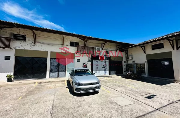 Galpão com Mezanino para Locação em Buraquinho