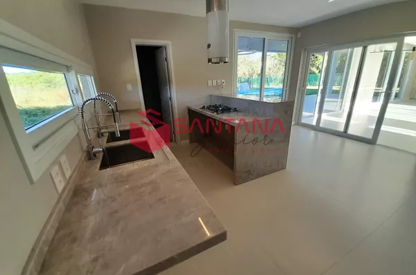 Casa de Luxo com 5 Suítes em Busca Vida