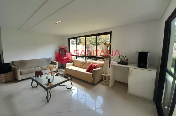 Casa com 5/4 em condomínio no Miragem