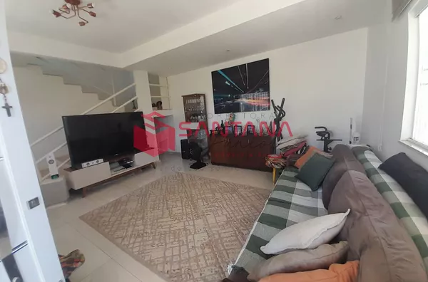 Casa com 5 suítes e energia solar à venda