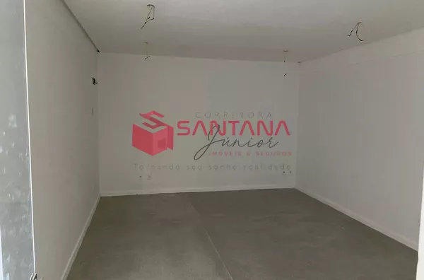 Sala Comercial 55 m², Próximo à Estrada do Coco