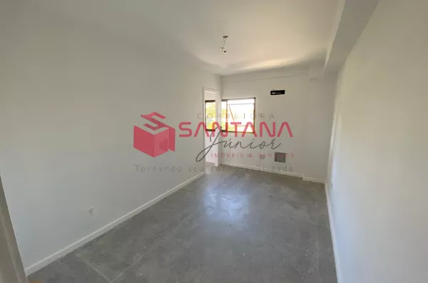 Sala Comercial 55 m², Próximo à Estrada do Coco
