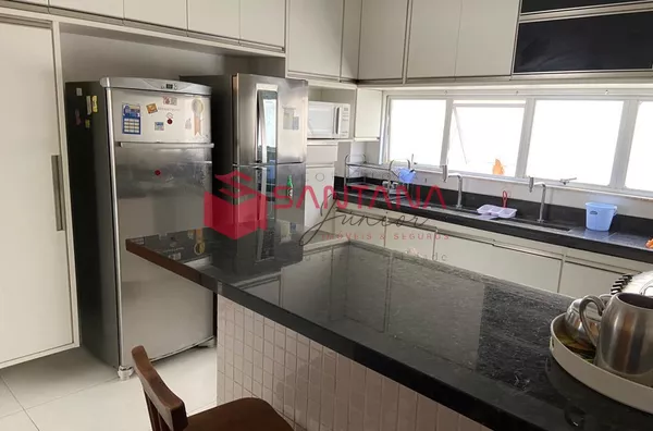 Casa alto padrão com 11 suítes em Vilas do Atlântico