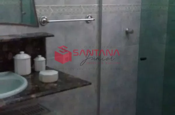 Casa com 3/4 à venda em condomínio fechado