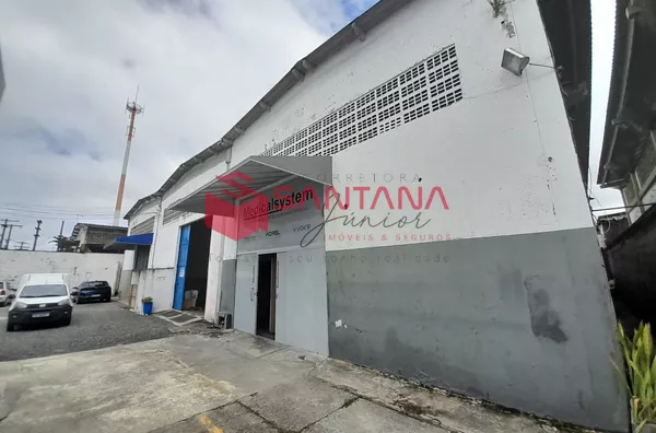 Galpão 270 m² para Locação, Localização Estratégica em Buraquinho