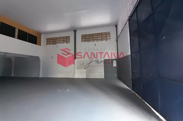 Galpão 270 m² para Locação, Localização Estratégica em Buraquinho