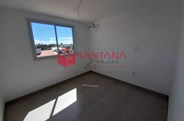 Apartamento 2/4 com Terraço Privativo à Venda em Vilas do Atlântico