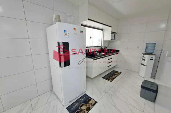 Casa solta, mobilidada, para venda ou locação na praia de Ipitanga