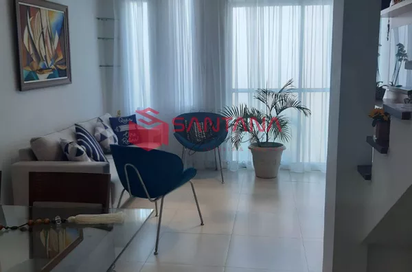 Casa com 3/4 à venda em condomínio fechado