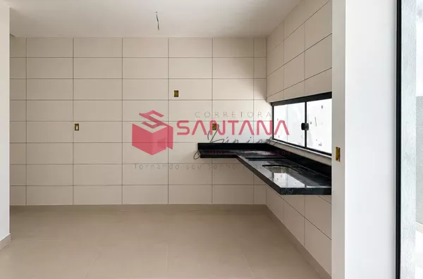 Casa com 3 Suítes à Venda em Ipitanga