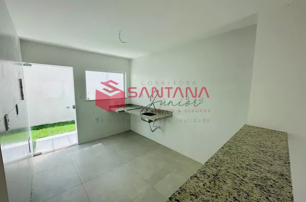 Casa em condomínio 04 quartos sendo 03 suítes, Buraquinho