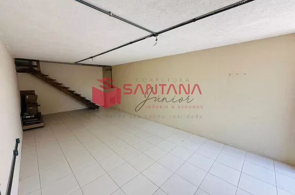 Galpão com Mezanino para Locação em Buraquinho