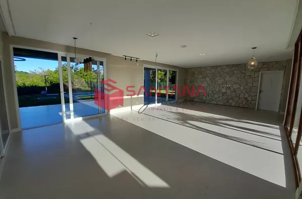 Casa de Luxo com 5 Suítes em Busca Vida