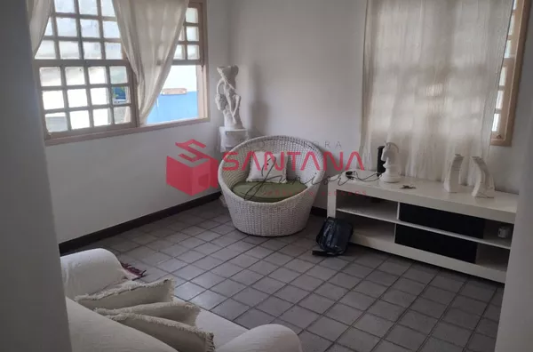 Casa com 2 quartos e ampla área externa em Arembepe