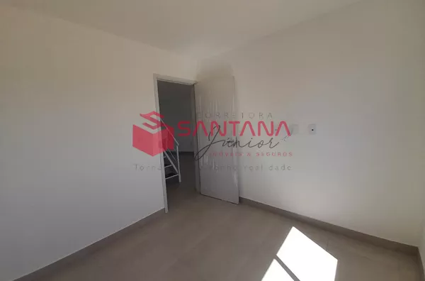Apartamento 2/4 com Terraço Privativo à Venda em Vilas do Atlântico
