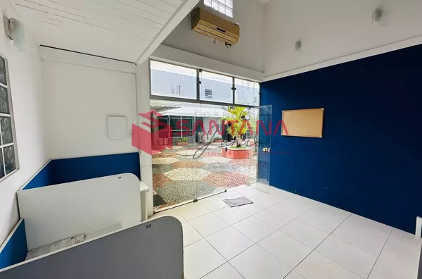Sala/Loja Comercial na Av. Luiz Tarquínio