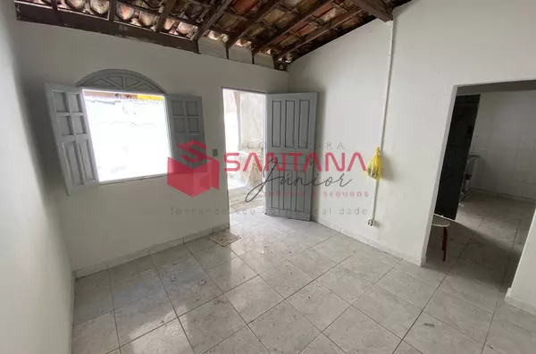 Casa 1/4 para venda no centro de Lauro de Freitas