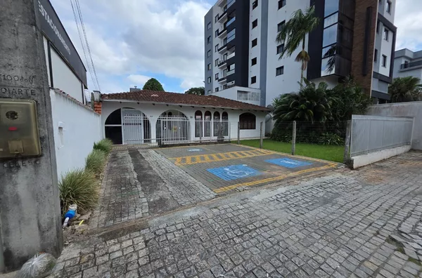 CASA COMERCIAL TÉRREA PARA LOCAÇÃO NO BAIRRO AMÉRICA