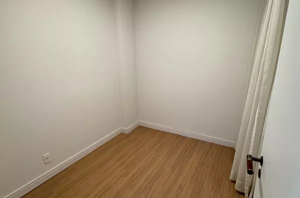20 - Quarto I (Escritório)