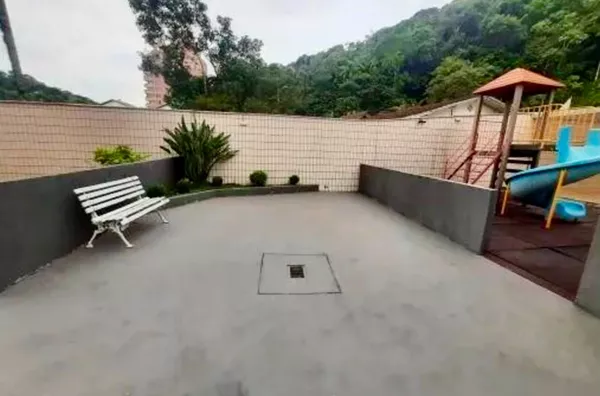 8 - Playground