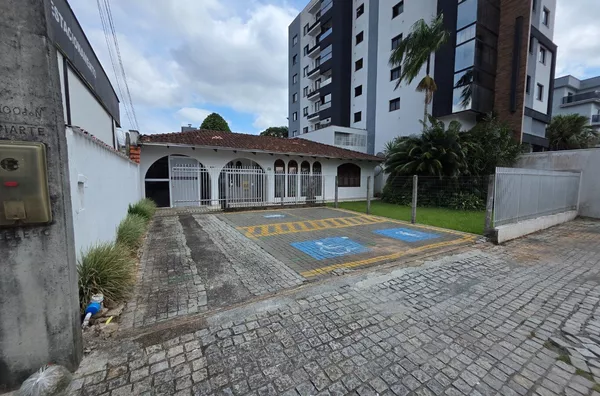 CASA COMERCIAL TÉRREA PARA LOCAÇÃO NO BAIRRO AMÉRICA