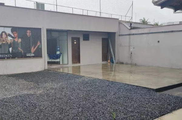 Prédio misto Santo Antônio