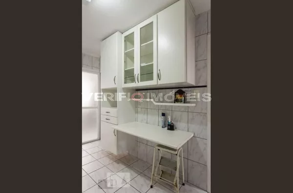 APARTAMENTO no 1º andar com 3 dormitórios e 1 garagem