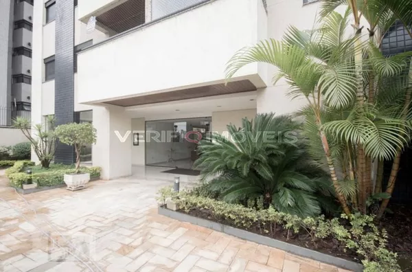 APARTAMENTO no 7º andar com 3 dormitórios e 2 garagens