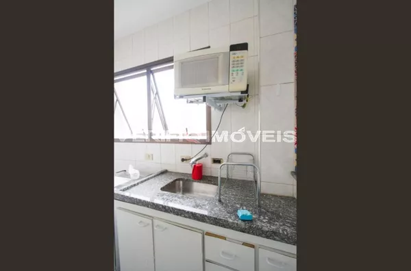 APARTAMENTO no 8º andar com 1 dormitório e 1 garagem