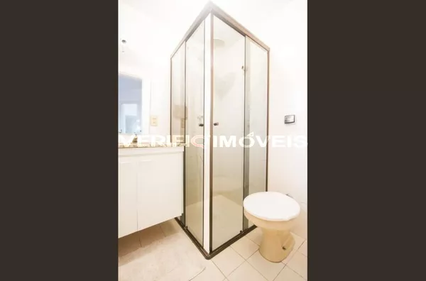 APARTAMENTO no 8º andar com 1 dormitório e 1 garagem