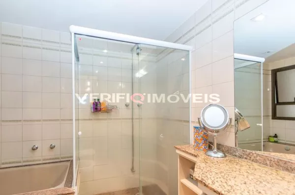 APARTAMENTO no 2º andar com 3 dormitórios e 3 garagens