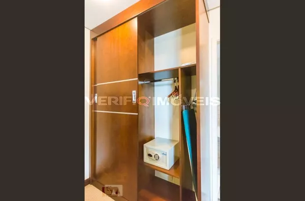 APARTAMENTO no 11º andar mobiliado com 1 dormitório e 1 garagem