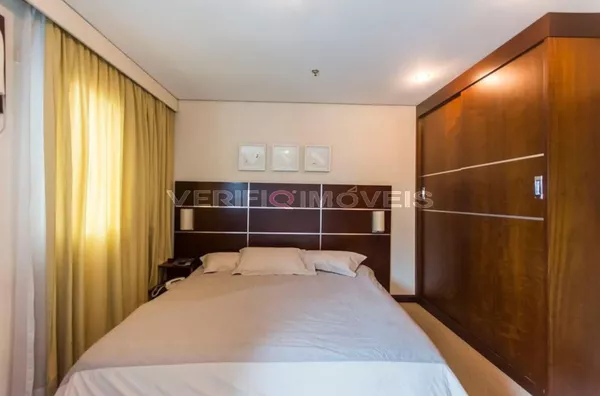 APARTAMENTO no 11º andar mobiliado com 1 dormitório e 1 garagem