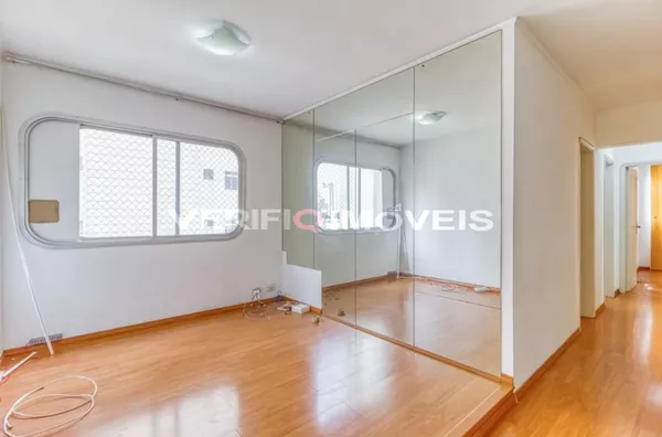 APARTAMENTO no 5º andar com 3 dormitórios e 1 garagem