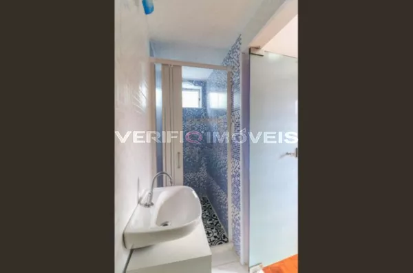 CASA mobiliada com 3 dormitórios e 2 garagens