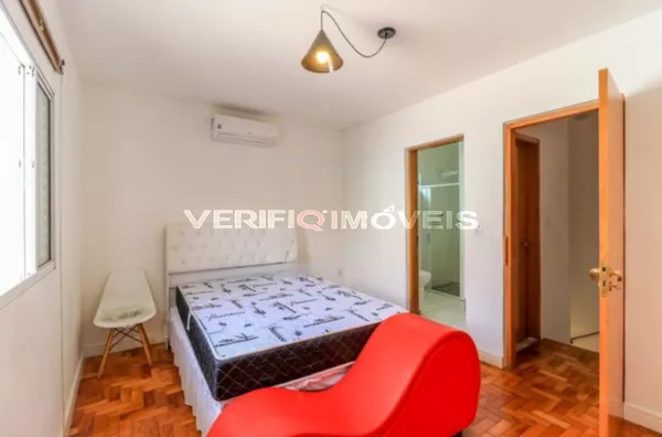 CASA mobiliada com 3 dormitórios e 2 garagens