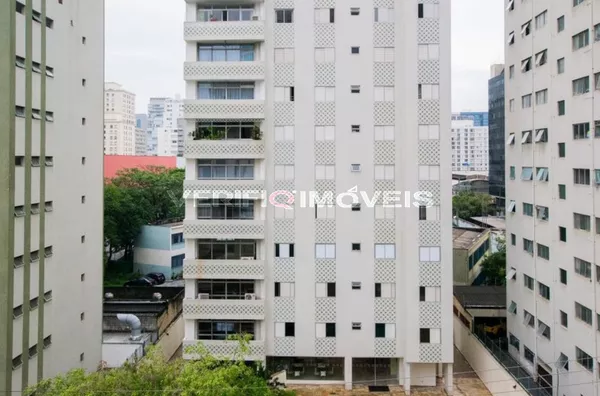 APARTAMENTO no 5º andar mobiliado com 1 dormitório e 1 garagem