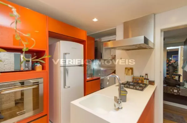 APARTAMENTO no 25º andar mobiliado com 1 dormitório e 2 garagens