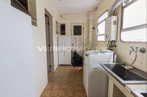APARTAMENTO no 16º andar mobiliado com 3 dormitórios e 2 garagens