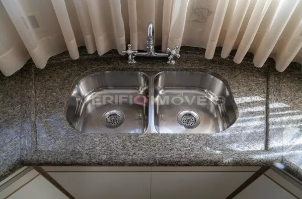 APARTAMENTO no 13º andar mobiliado com 4 dormitórios e 4 garagens