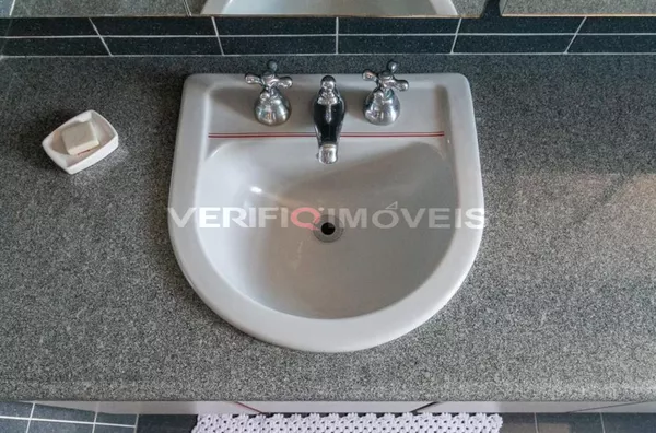 APARTAMENTO no 13º andar mobiliado com 4 dormitórios e 4 garagens