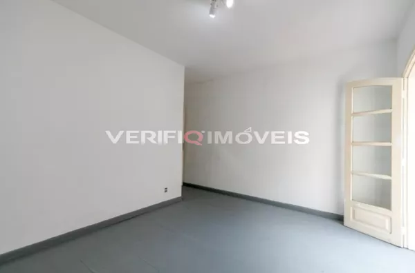 CASA com 3 dormitórios e 4 garagens