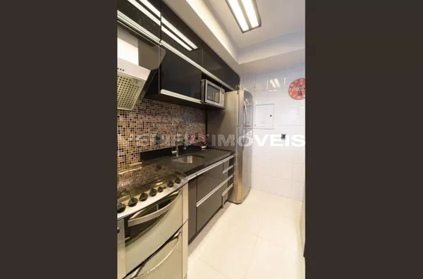 APARTAMENTO no 16º andar mobiliado com 2 dormitórios e 1 garagem
