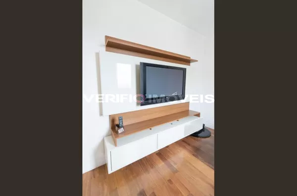 APARTAMENTO no 16º andar mobiliado com 2 dormitórios e 1 garagem