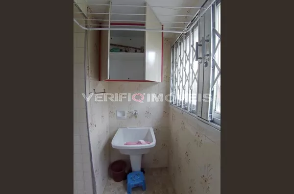 APARTAMENTO no 1º andar com 1 dormitório e 1 garagem
