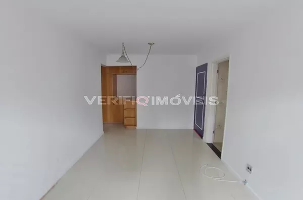 APARTAMENTO no 1º andar com 1 dormitório e 1 garagem
