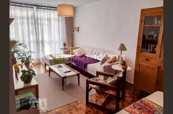 APARTAMENTO no 8º andar com 2 dormitórios e 1 garagem