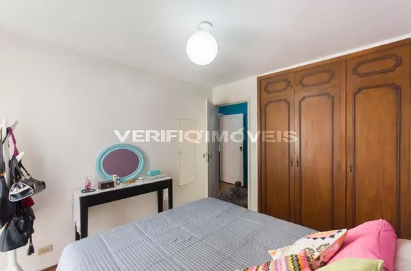 APARTAMENTO no 8º andar com 2 dormitórios e 1 garagem