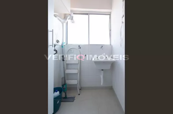 APARTAMENTO no 9º andar mobiliado com 2 dormitórios e 1 garagem